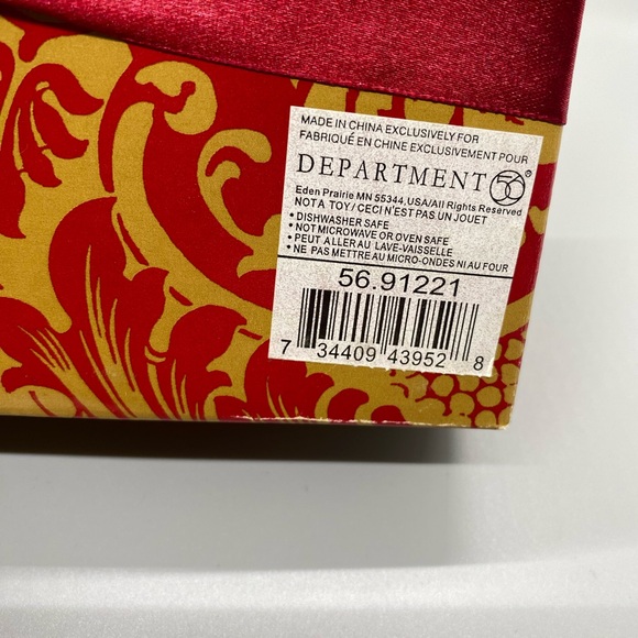 NWT Dept. 56 Christmas Hollyberry Salt and Pepper Shakers - Picture 4 of 6